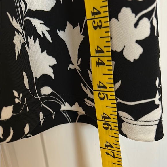 Talbots Black and White Flower Pattern Sleeveless Midi SundressSz M - Picture 3 of 11